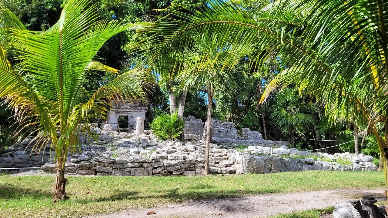 Castillo De Amor - Beach Playa del Carmen